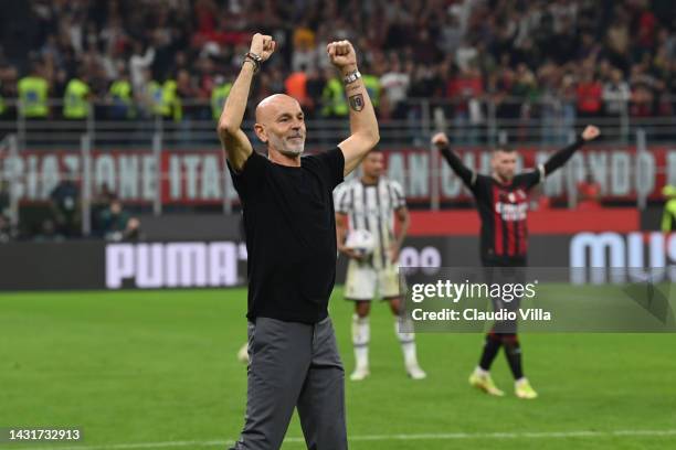 Head coach of AC Milan Stefano Pioli celebrates the win at the end of the Serie A match between AC Milan and Juventus at Stadio Giuseppe Meazza on...