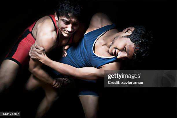 indian-ringen - wrestler stock-fotos und bilder