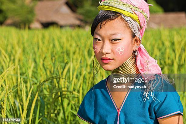 portrait of woman from long neck karen tribe - myanmar culture stockfoto's en -beelden