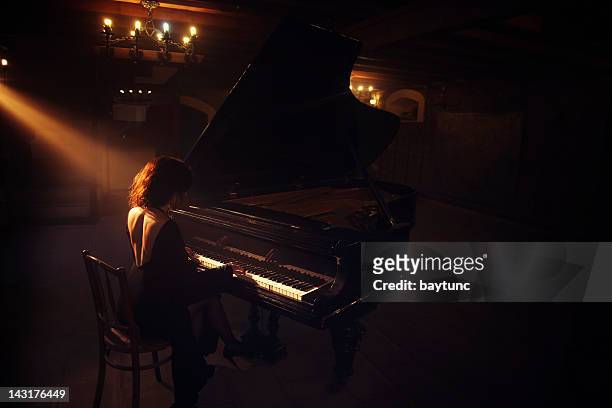 piano-spieler - pianist stock-fotos und bilder