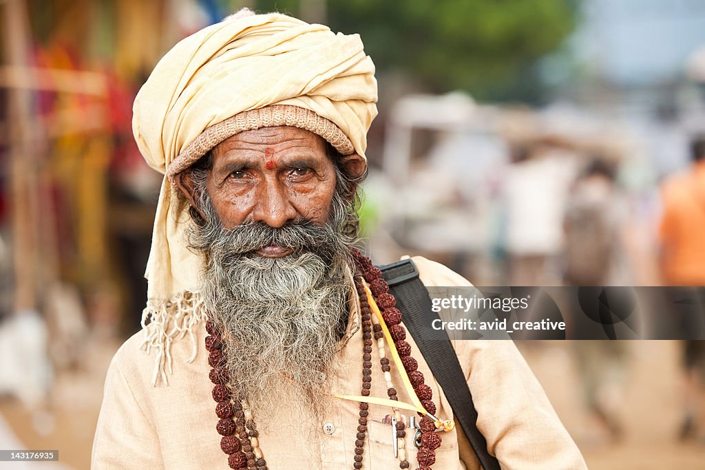 Sadhu indiano, Homem Santo