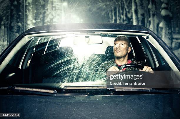 destornillador detenido por la policía - conducir borracho fotografías e imágenes de stock