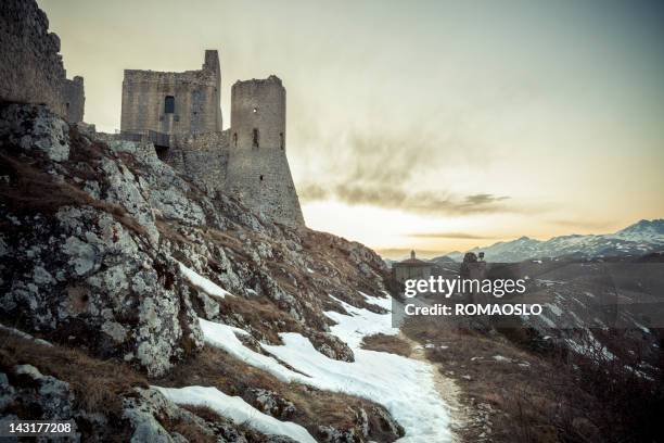 rocca calascio in abruzzo, l'aquila province italy - rocca calascio stock pictures, royalty-free photos & images