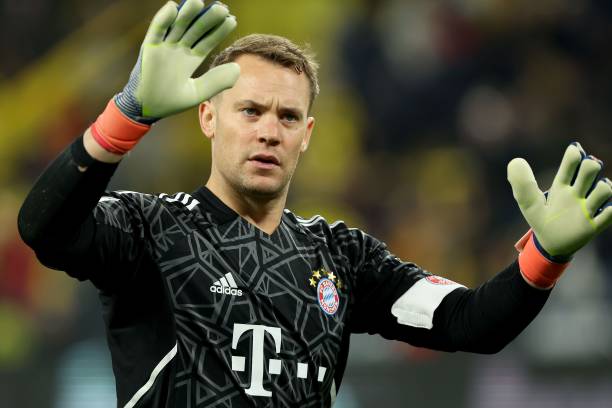 Manuel Neuer of Bayern München reacts during the Bundesliga match between Borussia Dortmund and FC Bayern München at Signal Iduna Park on October 08,...