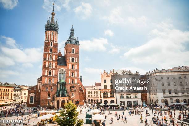 old town in krakow, poland - krakow poland stockfoto's en -beelden