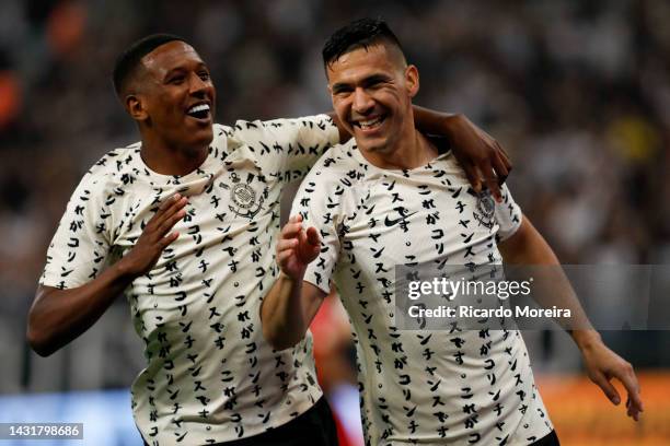 Balbuena of Corinthians celebrates with Robert of Corinthians after scoring the first goal of his team during the match between Corinthians and...