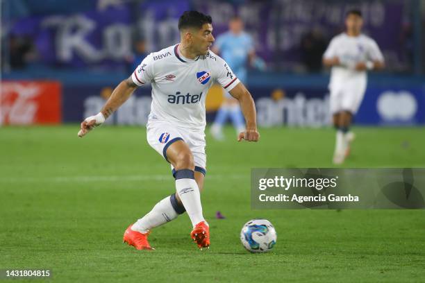 Luis Suarez of Nacional controls the ball during a match between Nacional and Defensor Sporting as part of Torneo Clausura 2022 at Gran Parque...