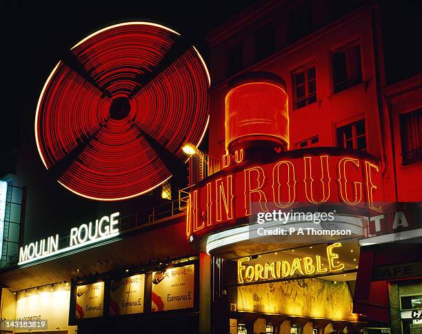 moulin rouge, paris, france - moulin rouge stock pictures, royalty-free photos & images