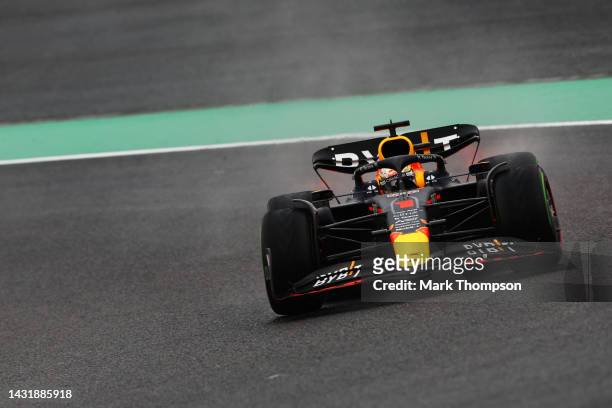 Max Verstappen of the Netherlands driving the Oracle Red Bull Racing RB18 on track during the F1 Grand Prix of Japan at Suzuka International Racing...
