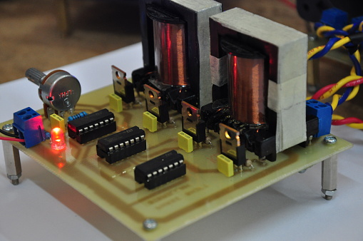 side view of the voltage converter circuit.