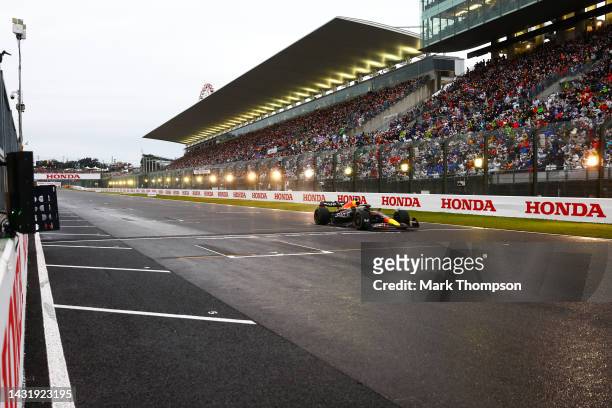Max Verstappen of the Netherlands driving the Oracle Red Bull Racing RB18 on track during the F1 Grand Prix of Japan at Suzuka International Racing...