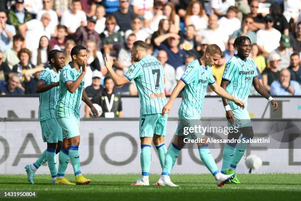 Ademola Lookman of Atalanta BC celebrates scoring their side's first goal with teammates during the Serie A match between Udinese Calcio and Atalanta...