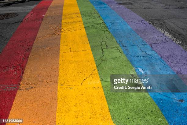 rainbow crossing - philadelphia pennsylvania flag stock pictures, royalty-free photos & images