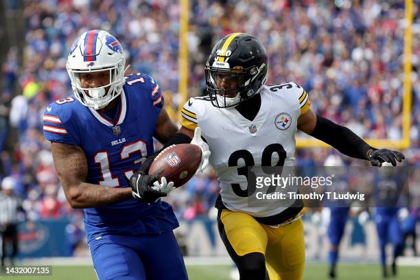 Gabe Davis of the Buffalo Bills makes a catch for a touchdown against Minkah Fitzpatrick of the Pittsburgh Steelers for a touchdown during the second...