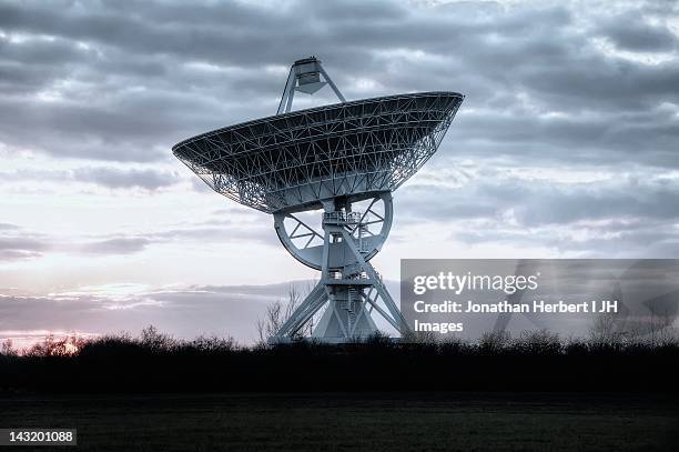 mullard radio astronomy observatory - satellite dish stock pictures, royalty-free photos & images