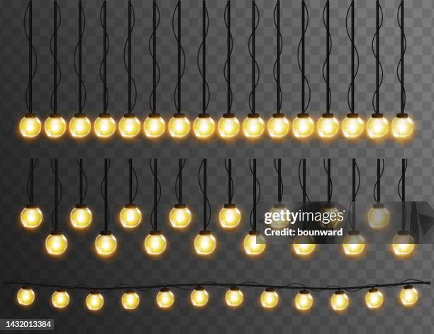 ilustraciones, imágenes clip art, dibujos animados e iconos de stock de luces de navidad. guirnaldas brillantes sobre fondo transparente. - fondo transparente