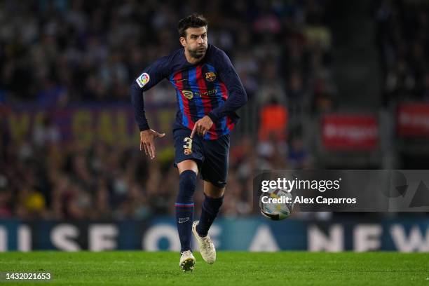 Gerard Pique of FC Barcelona runs with the ball during the LaLiga Santander match between FC Barcelona and RC Celta at Spotify Camp Nou on October...