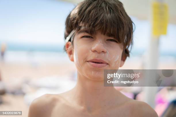 Bot Sunbaking 250 Applying Sunscreen Teen Stock Photos, High-Res Pictures, and Images ...