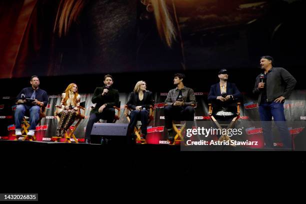 Damien Holbrook, Danneel Ackles, Jensen Ackles, Meg Donnelly, Drake Rodger, Robbie Thompson and Tom Welling speak onstage at The Winchesters Pilot...