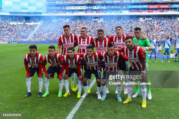Players of Chivas pose prior the playoff match between Puebla and Chivas as part of the Torneo Apertura 2022 Liga MX at Cuauhtemoc Stadium on October...