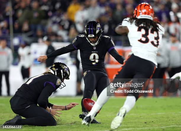 Justin Tucker of the Baltimore Ravens kicks a field goal in the first quarter against the Cincinnati Bengals at M&T Bank Stadium on October 09, 2022...