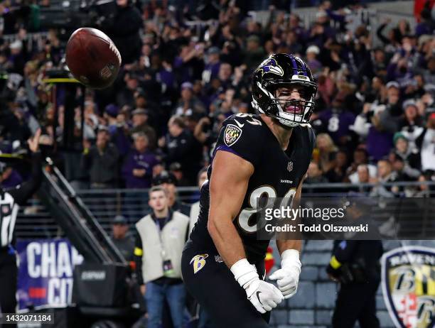 Mark Andrews of the Baltimore Ravens reacts after scoring a touchdown against Jessie Bates III of the Cincinnati Bengals during the second quarter at...