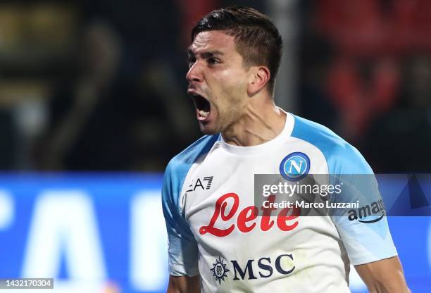 Giovanni Simeone of SSC Napoli celebrates his goal during the Serie A match between US Cremonese and SSC Napoli at Stadio Giovanni Zini on October...