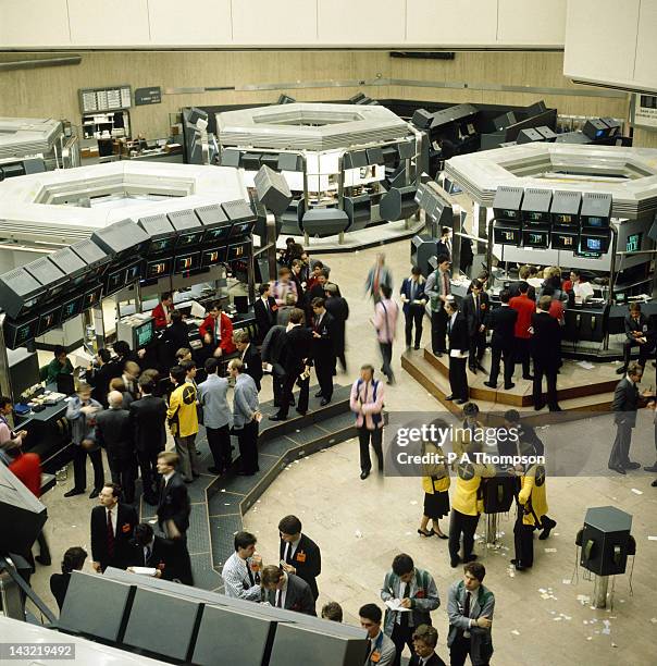 london stock exchange, london, england - stock exchange floor stock pictures, royalty-free photos & images