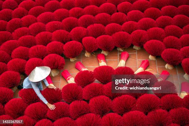 drying incense stick - hanoi stockfoto's en -beelden