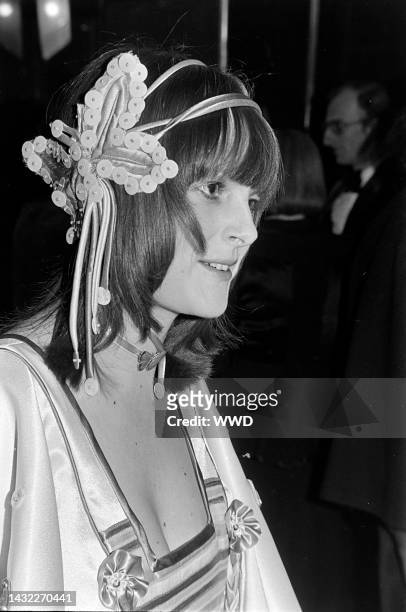 Lady Jane Wellesley attends a gala at the Intercontinental Hotel in London, England, on March 4, 1976.