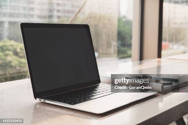 Computer Table Isolated Photos and Premium High Res Pictures - Getty Images
