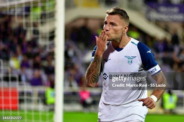 Ciro Immobile of SS Lazio celebrates a fourth goal during the Serie A match between ACF Fiorentina and SS Lazio at Stadio Artemio Franchi on October...