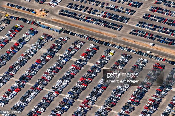 crowded parking lot aerial - parking space imagens e fotografias de stock