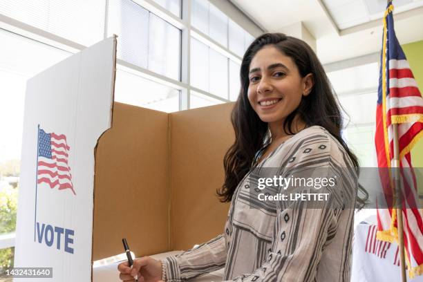 voto - iscrizione nelle liste elettorali foto e immagini stock