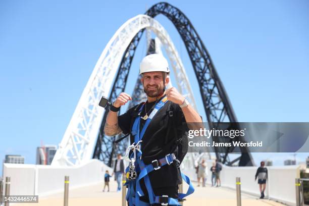 Alex Volkanovski UFC featherweight champion poses for a photo at Matagarup Bridge during a media opportunity promoting UFC 284 on October 11, 2022 in...