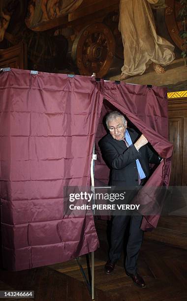 France's opposition "Solidarite et Progres" party candidate for the 2012 presidential election, Jacques Cheminade addresses journalists leaves a...