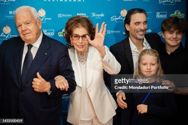 Italian entrepreneur Luciano Cimmino, Italian actress Sophia Loren with her son Carlo Ponti jr and her grandchildren Beatrice and Vittorio, during...
