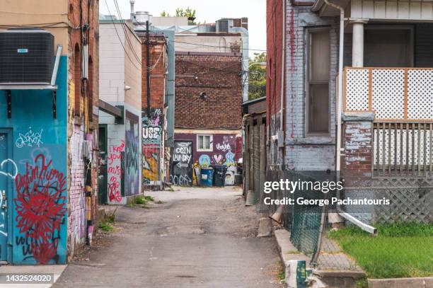 Graffiti Rundown 127 Graffiti Alley Toronto Stock Photos, High-Res Pictures, and Images ...
