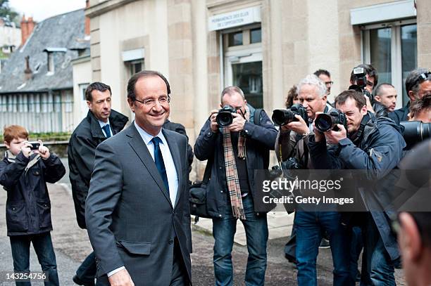 Socialist Party candidate Francois Hollande appears at the Tulle council during the first round of the 2012 French Presidential election on April 22,...