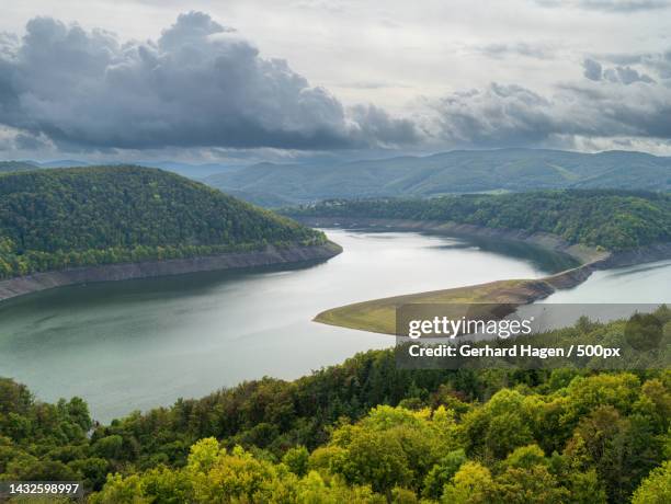 autumnal and clouds at the edersee,waldeck,germany - hesse alemania fotografías e imágenes de stock