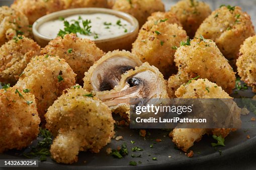 Champiñones empanizados con cremoso Ranch Dip Champiñones empanizados con cremoso Ranch Dip