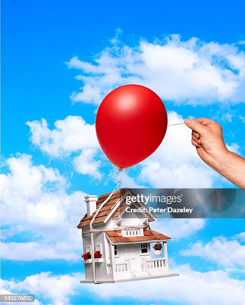 bursting the house price ballon - london spring stockfoto's en -beelden