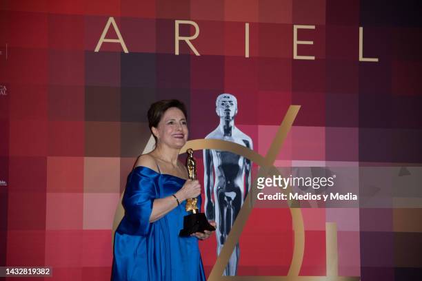 Diana Bracho poses for photo with Ariel Award in the Press Room after win in the 64th Ariel Award Ceremony, at Colegio de San Ildefonso, on October...