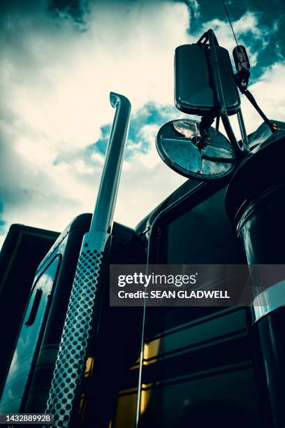 truck with chrome pipe - exhaust pipe stock pictures, royalty-free photos & images