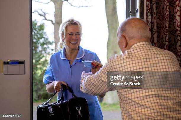 introduction from a community nurse - assisted living community stock pictures, royalty-free photos & images