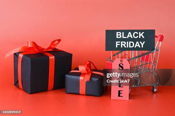 black friday sale - the gift photo exhibit stock pictures, royalty-free photos & images