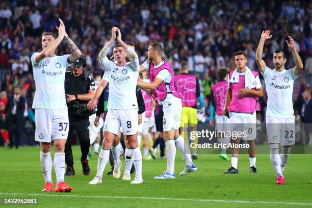 Internazionale players applaud the fans after their sides victory during the UEFA Champions League group C match between FC Barcelona and FC...