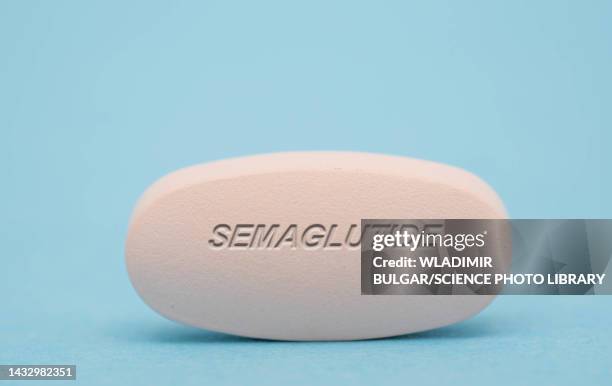 semaglutide pill, conceptual image - diabetes pills imagens e fotografias de stock