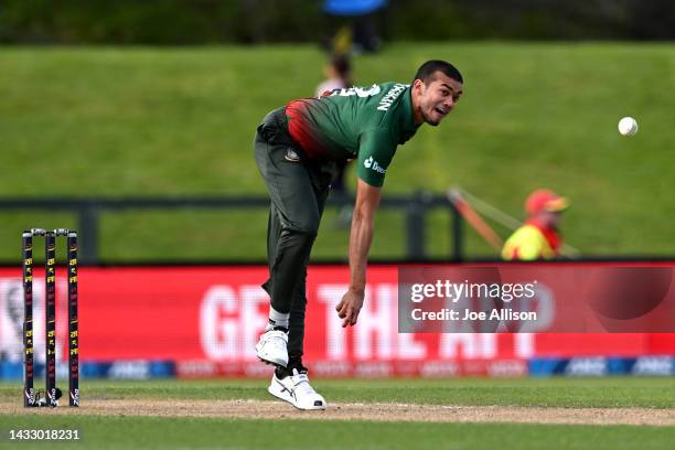 Taskin Ahmed of Bangladesh bowls during game six of the T20 International series between Bangladesh and Pakistan at Hagley Oval on October 13, 2022...