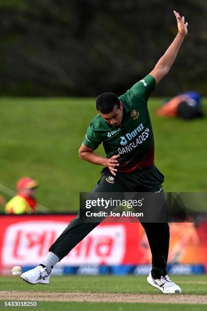 Taskin Ahmed of Bangladesh attempts to stop the ball with his foot during game six of the T20 International series between Bangladesh and Pakistan at...